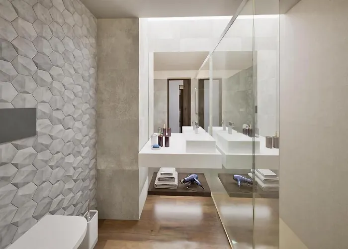 Jupiter - Rooftop & מלון